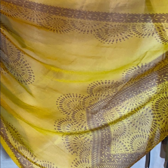 Scarf / Wrap - Picture 4 of 6